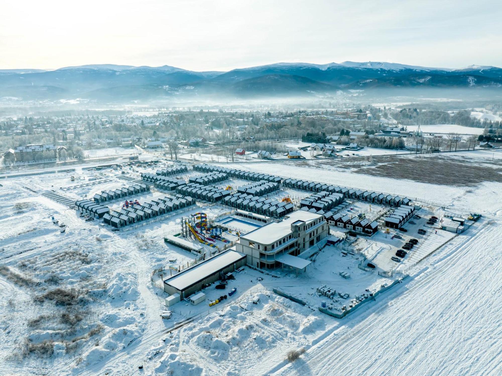 Holiday Park & Resort Cieplice Zdroj Jelenia Góra Exterior foto