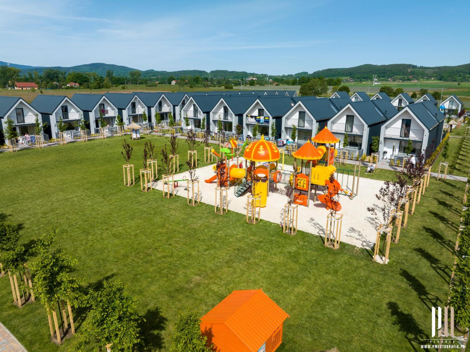 Holiday Park & Resort Cieplice Zdroj Jelenia Góra Exterior foto