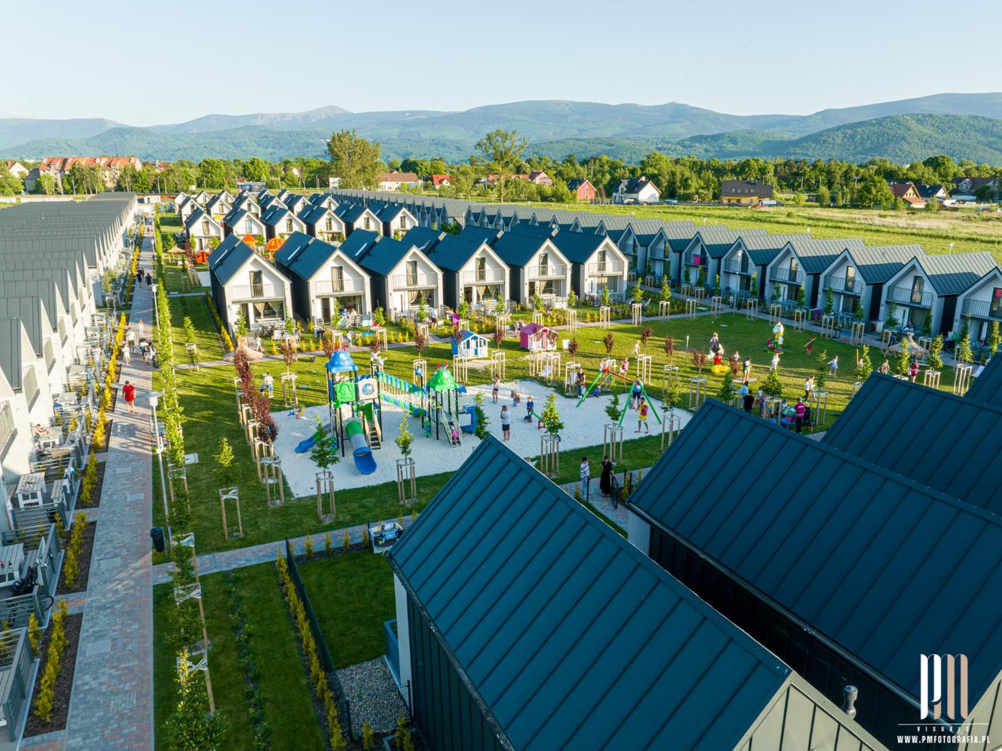 Holiday Park & Resort Cieplice Zdroj Jelenia Góra Exterior foto