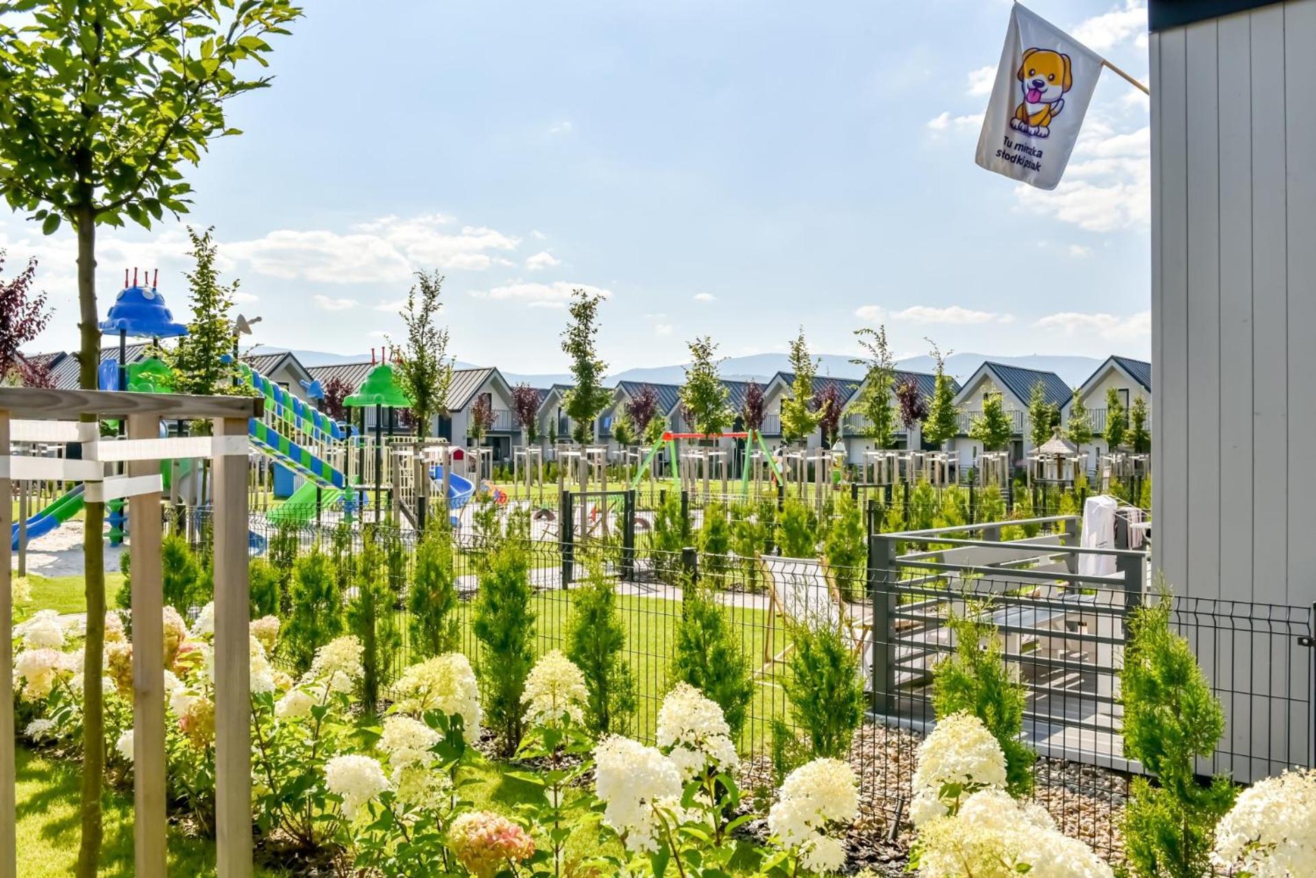 Holiday Park & Resort Cieplice Zdroj Jelenia Góra Exterior foto